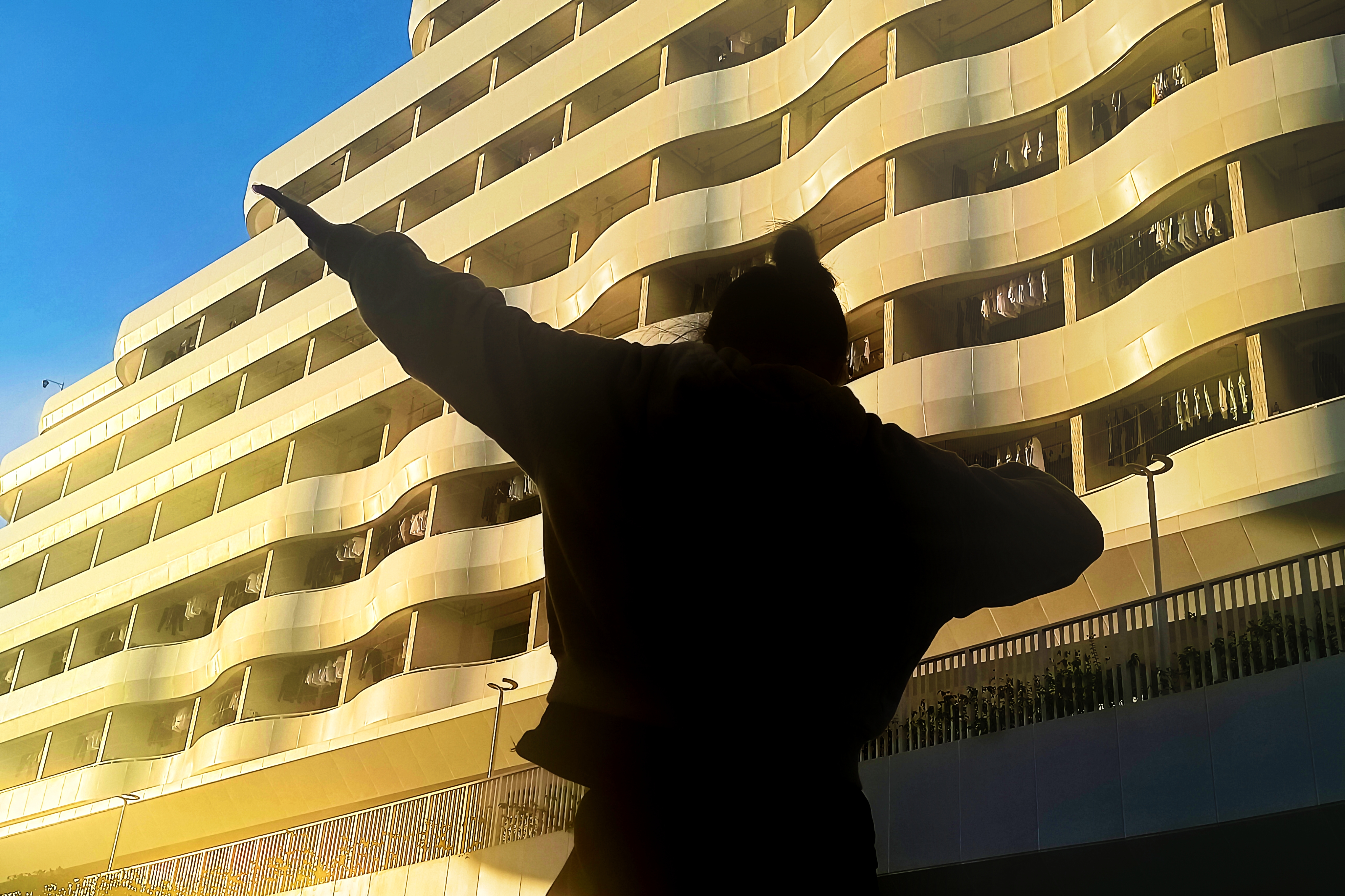 Hey！同学，要一起拍照吗？