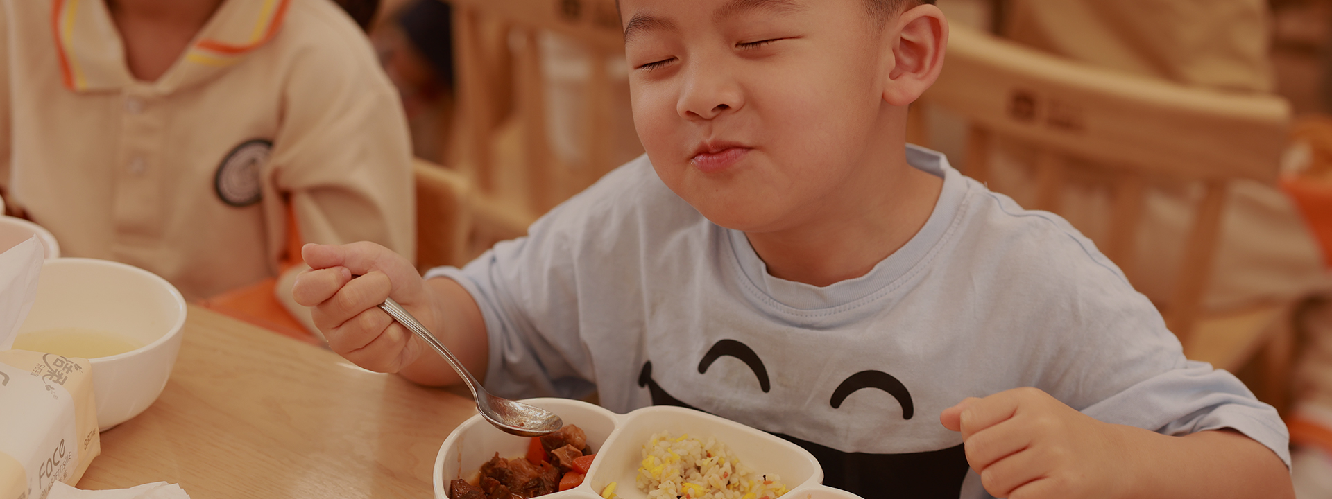 校园生活：幼儿园的一天